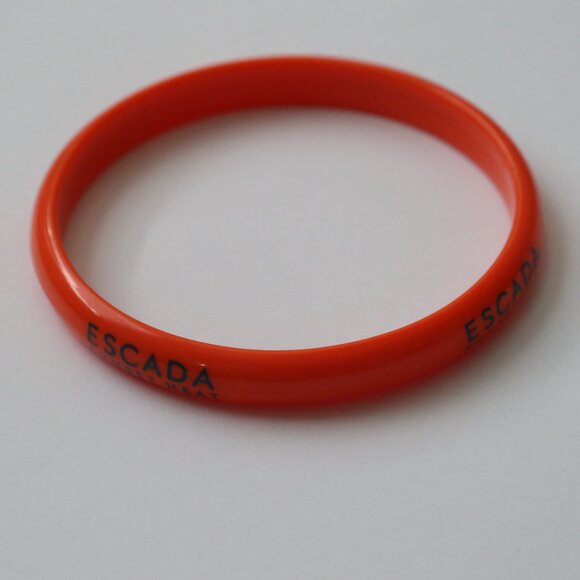 ESCADA Orange Plastic Bangle Bracelet Sunset Heat 3" New - Picture 3 of 4